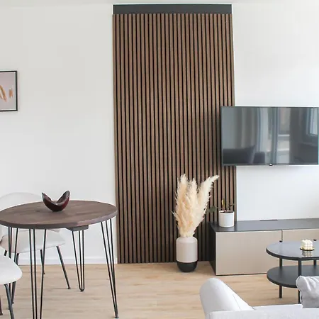 Special - Stadtnah, Balkon, Parkplatz, E-ladestation, Gitterbox Fuer Fahrraeder, Fitnessstudio 公寓