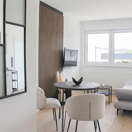 Apartment Special - Stadtnah, Balkon, Parkplatz, E-ladestation, Gitterbox Fuer Fahrraeder, Fitnessstudio *