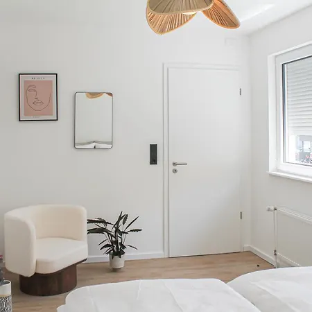 Special - Stadtnah, Balkon, Parkplatz, E-ladestation, Gitterbox Fuer Fahrraeder, Fitnessstudio Koblenz (Rhineland-Palatinate)