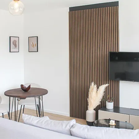 Special - Stadtnah, Balkon, Parkplatz, E-ladestation, Gitterbox Fuer Fahrraeder, Fitnessstudio Apartment Koblenz (Rhineland-Palatinate)