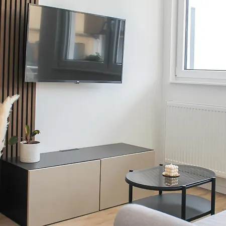 Apartment Special - Stadtnah, Balkon, Parkplatz, E-ladestation, Gitterbox Fuer Fahrraeder, Fitnessstudio