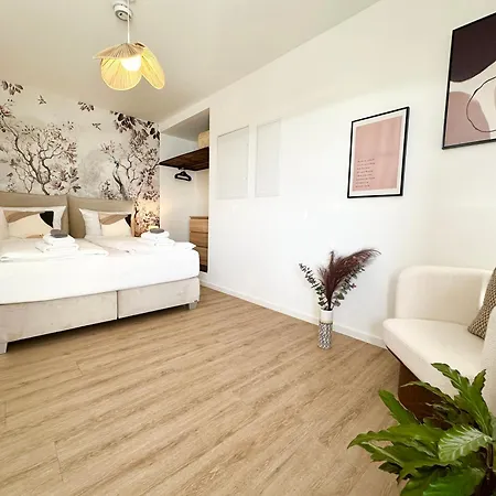 Appartement Special - Stadtnah, Balkon, Parkplatz, E-ladestation, Gitterbox Fuer Fahrraeder, Fitnessstudio *