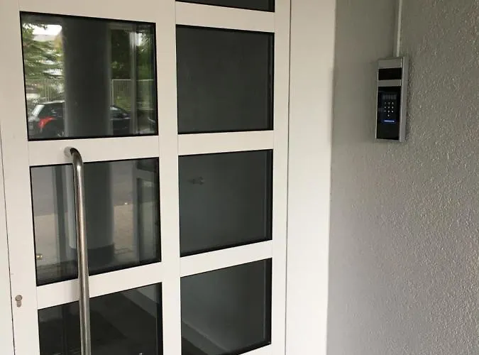 Special - Stadtnah, Balkon, Parkplatz, E-ladestation, Gitterbox Fuer Fahrraeder, Fitnessstudio * كوبلنس