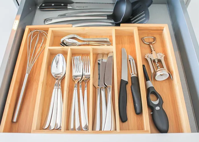 Special - Stadtnah, Balkon, Parkplatz, E-ladestation, Gitterbox Fuer Fahrraeder, Fitnessstudio * Coblença