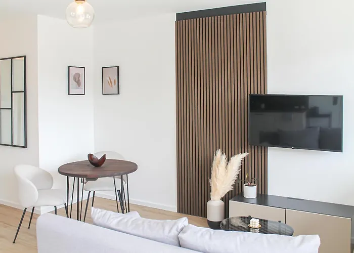 Special - Stadtnah, Balkon, Parkplatz, E-ladestation, Gitterbox Fuer Fahrraeder, Fitnessstudio شقة كوبلنس